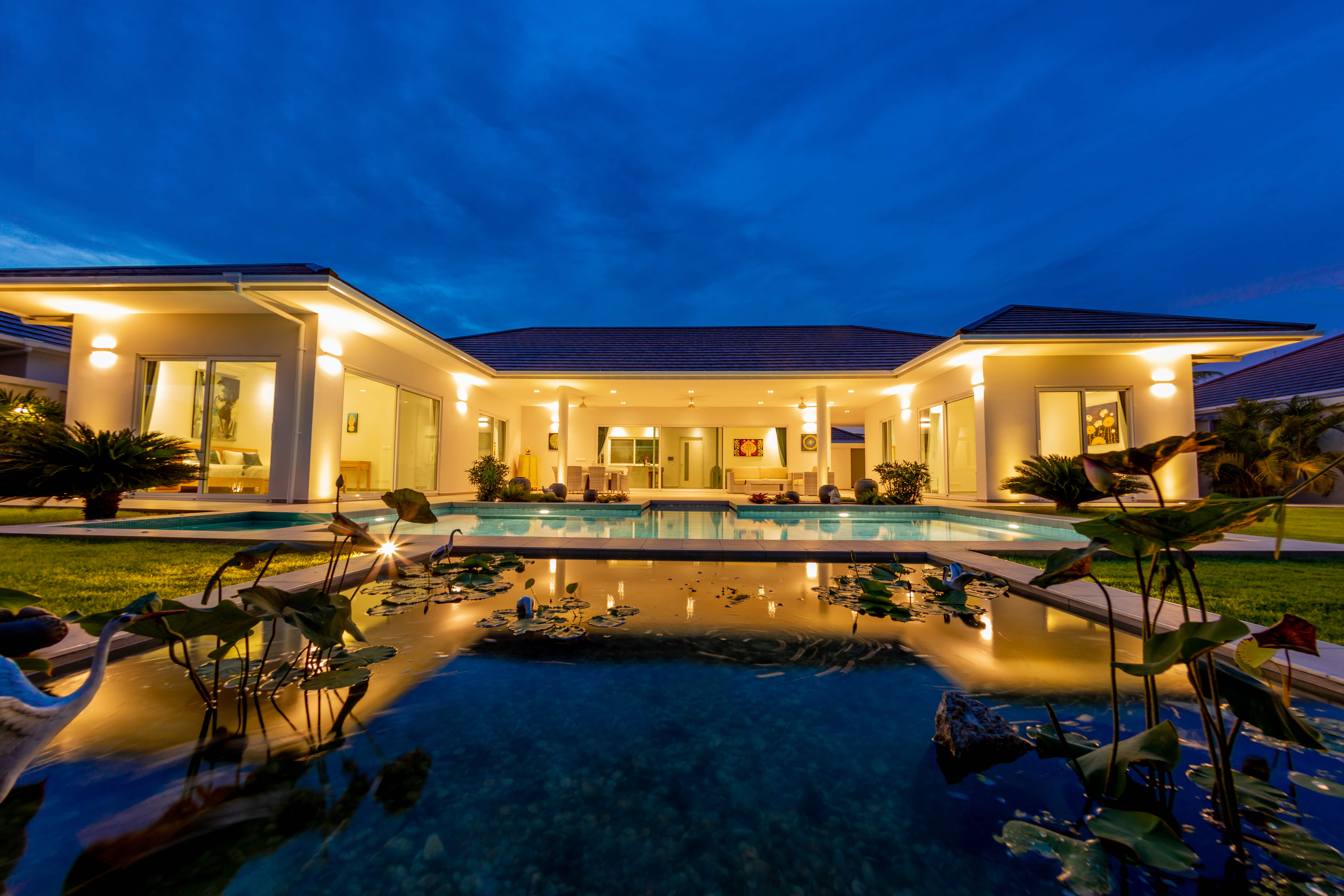 Palm Avenue - E-Typ Villa