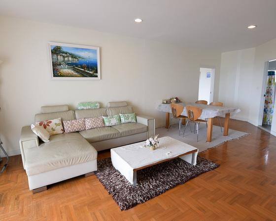 Lonsai Apartment