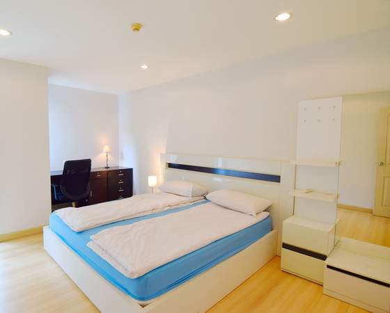 Tira Tiraa Apartment