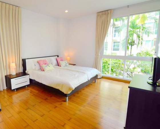 The Breeze Apartment