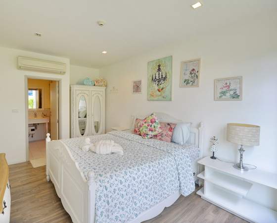 Summer Apartment