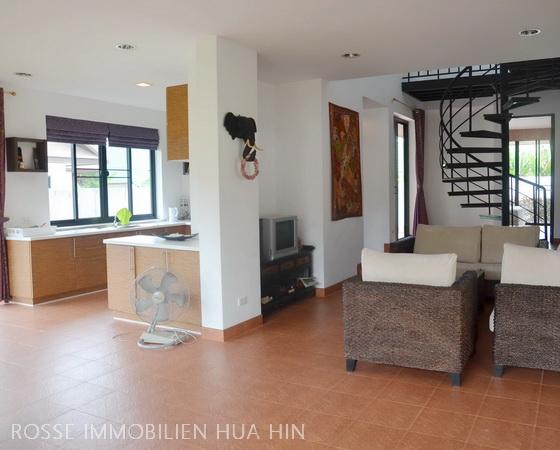 Poolvilla in zentraler Lage