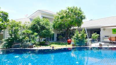 Grosse Pool Villa Lees 1