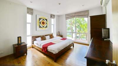 The Breeze Apartment