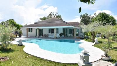 The Grove Poolvilla