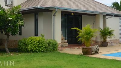 Poolvilla in zentraler Lage