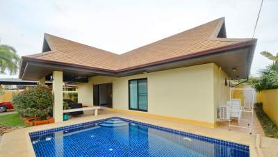 Gemütliche Poolvilla