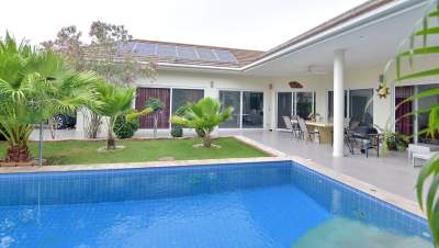 Green leaf villa