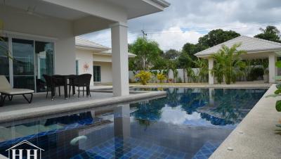 5-Zimmer Poolvilla