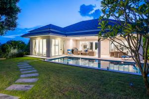 Pool Villa M