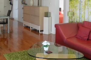 Sanploen Apartment