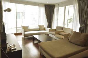 Baan Sanploen Apartment 