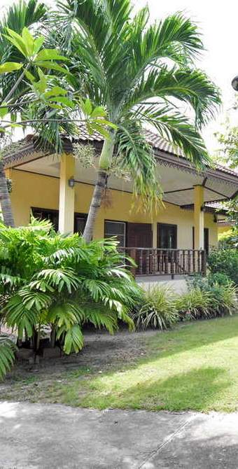   Grundstück mit Bungalows