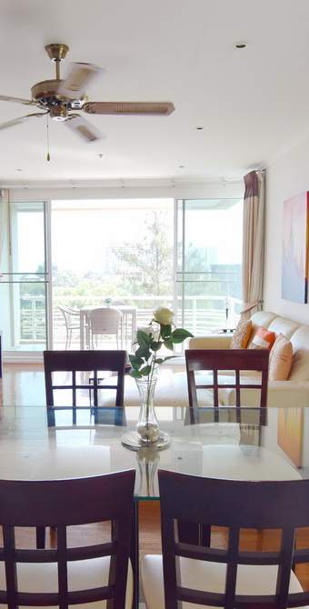 Baan Sanploen Apartment