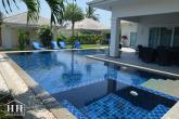 L-Form Poolvilla – Bild 2