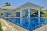 L-Form Poolvilla – Bild 11