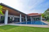 Grosszügige Balistil Poolvilla – Bild 10
