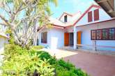 Bungalow mit Swimmingpool – Bild 1