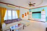 Bungalow mit Swimmingpool – Bild 3