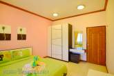 Bungalow mit Swimmingpool – Bild 11