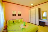 Bungalow mit Swimmingpool – Bild 12