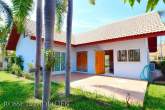 Bungalow mit Swimmingpool – Bild 23