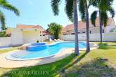 Bungalow mit Swimmingpool – Bild 30