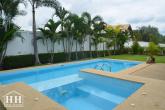 Poolvilla in zentraler Lage – Bild 2