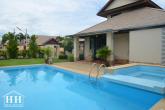 Poolvilla in zentraler Lage – Bild 3