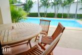 Poolvilla in zentraler Lage – Bild 38